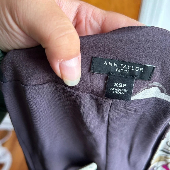 ANN TAYLOR FLORAL WRAP DRESS - Picture 3 of 4